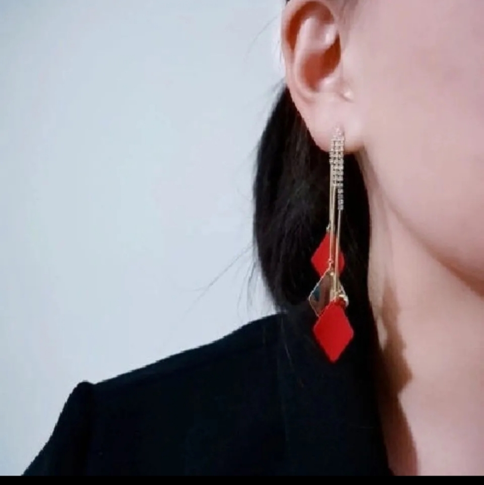 BEAUTIFUL EARRINGS LARLGOS